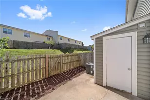 5721 Bramblegate Rd, Greensboro, NC 27409 - Photo 26