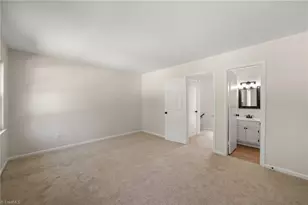 5721 Bramblegate Rd, Greensboro, NC 27409 - Photo 20
