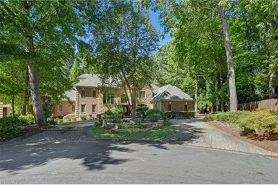 4 Elm Ridge Court, Greensboro, NC 27408 - Photo 2