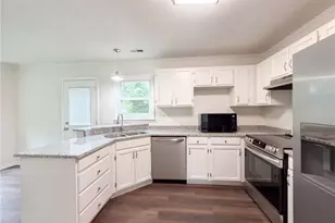 1001 Kingstree Ridge Dr, Winston-Salem, NC 27127 - Photo 2