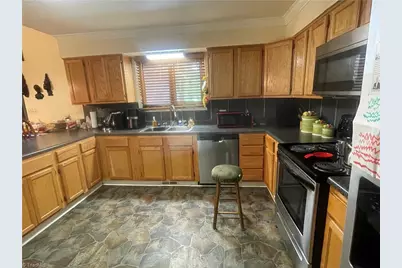 6902 Greenland Avenue, Julian, NC 27283 - Photo 10