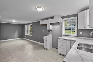 435 W Sharpe St, Statesville, NC 28677 - Photo 30
