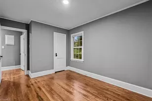 435 W Sharpe St, Statesville, NC 28677 - Photo 18