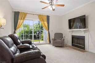 382 Meadows Cir, Winston-Salem, NC 27104 - Photo 10