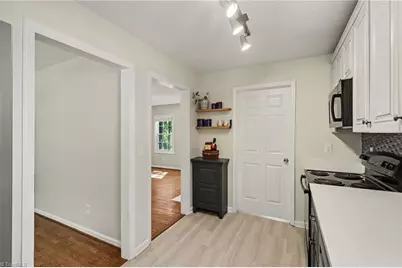 1314 Winstead Place, Greensboro, NC 27408 - Photo 12