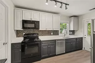 1314 Winstead Pl, Greensboro, NC 27408 - Photo 8