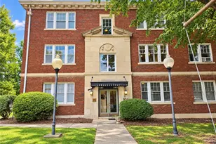 906 W Market St, Greensboro, NC 27401 - Photo 2