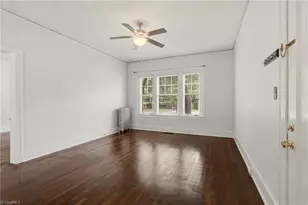 906 W Market St, Greensboro, NC 27401 - Photo 6