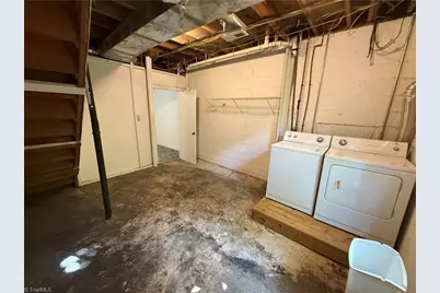 2403 Lyndhurst Avenue, Winston-Salem, NC 27103 - Photo 18