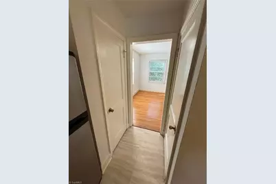 2403 Lyndhurst Avenue, Winston-Salem, NC 27103 - Photo 4