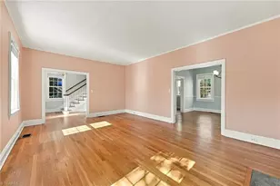 1525 Cloverdale Ave, Winston-Salem, NC 27104 - Photo 8