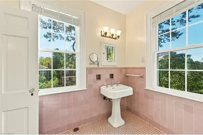 1525 Cloverdale Avenue, Winston-Salem, NC 27104 - Photo 22