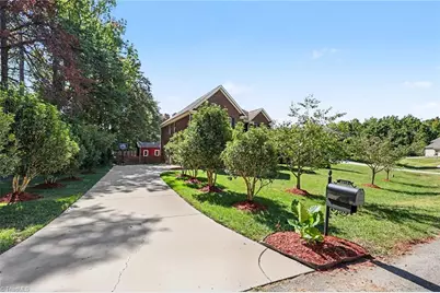 8919 Grove Park Drive, Oak Ridge, NC 27310 - Photo 38