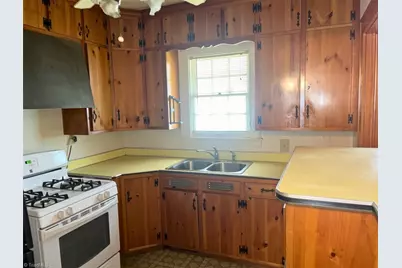 1316 Hawthorne Lane, Burlington, NC 27215 - Photo 10