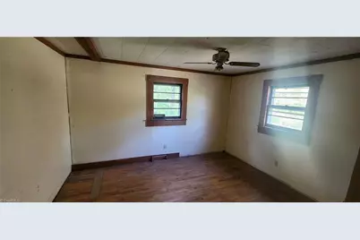 1912 Nc Highway 67, Jonesville, NC 28642 - Photo 12
