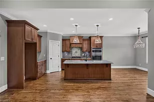 8202 Fortana Ct, Kernersville, NC 27284 - Photo 10