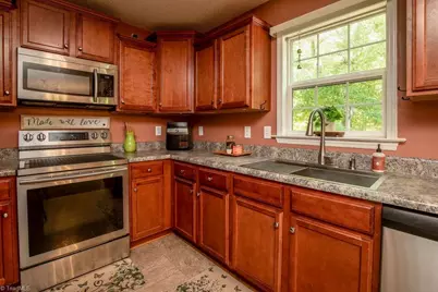 3693 Courtland Circle, Thomasville, NC 27360 - Photo 6