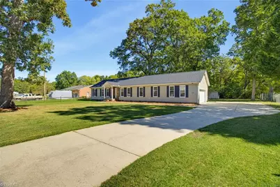 202 Dilworth Road, High Point, NC 27265 - Photo 2