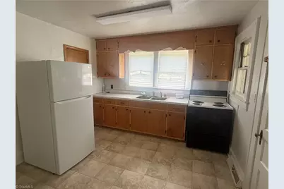 302 N 7th Avenue, Mayodan, NC 27027 - Photo 6