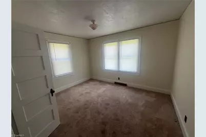 302 N 7th Avenue, Mayodan, NC 27027 - Photo 10