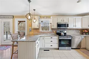 7000 Tramore Ln, Clemmons, NC 27012 - Photo 6