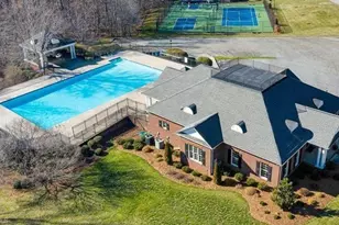 8246 Ipswich Ct, Summerfield, NC 27358 - Photo 4
