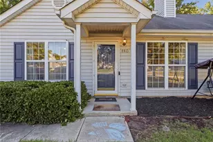 4413 Bear Ridge Ct, Greensboro, NC 27406 - Photo 2