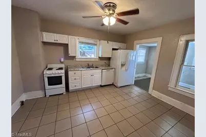 439 2nd Avenue SE, Hickory, NC 28602 - Photo 2