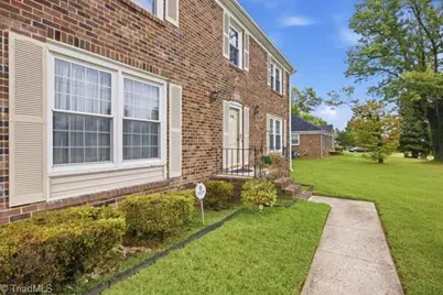 3205 Crestview Drive, High Point, NC 27260 - Photo 4