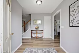 3205 Crestview Dr, High Point, NC 27260 - Photo 6