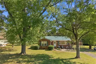 1616 Riverside Dr, Hillsborough, NC 27278 - Photo 4