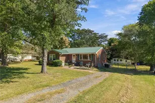 1616 Riverside Dr, Hillsborough, NC 27278 - Photo 2