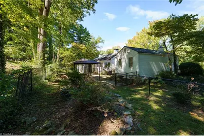 1101 Brookside Drive, Greensboro, NC 27408 - Photo 32
