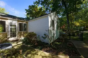 1101 Brookside Dr, Greensboro, NC 27408 - Photo 34