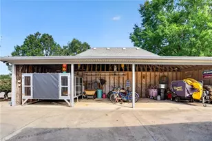 7086 Holts Store Rd, Burlington, NC 27215 - Photo 6