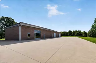 7086 Holts Store Rd, Burlington, NC 27215 - Photo 4