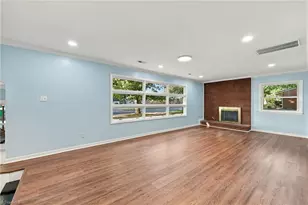 532 Oakwood Ln, Graham, NC 27253 - Photo 8