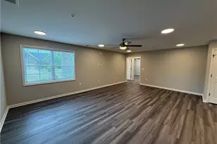 7085 Hanesbrook Cir, Clemmons, NC 27012 - Photo 2