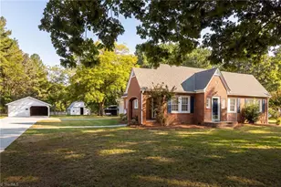 1036 Cunningham Rd, Thomasville, NC 27360 - Photo 6