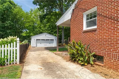 938 Madison Avenue, Winston-Salem, NC 27103 - Photo 2