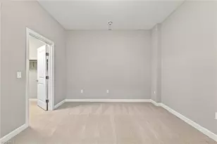 201 N Elm St, Greensboro, NC 27401 - Photo 16