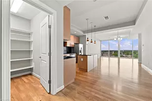 201 N Elm St, Greensboro, NC 27401 - Photo 14