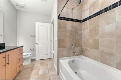 201 N Elm Street #701, Greensboro, NC 27401 - Photo 20