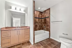 201 N Elm St, Greensboro, NC 27401 - Photo 24