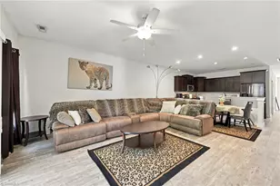 557 Isley Pl, Burlington, NC 27215 - Photo 2