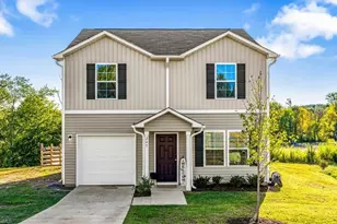245 Mitchell St, Walnut Cove, NC 27052 - Photo 2
