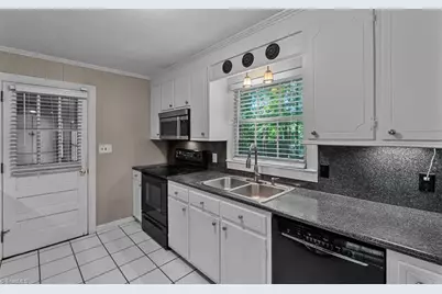 1609 Bolingbroke Road, High Point, NC 27265 - Photo 10