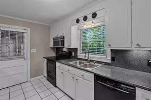 1609 Bolingbroke Rd, High Point, NC 27265 - Photo 10