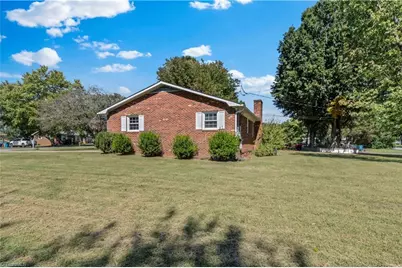 108 Hinshaw Avenue, Yadkinville, NC 27055 - Photo 16