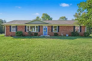 178 Fisher St, Lexington, NC 27292 - Photo 2
